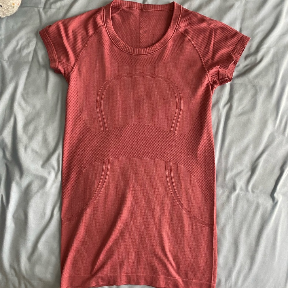 Lululemon swiftly tech short sleeve top